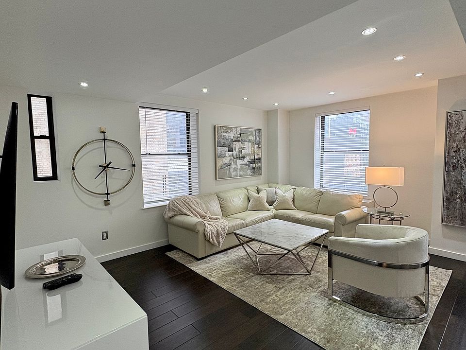 1st image of 150 W 51st St #151516