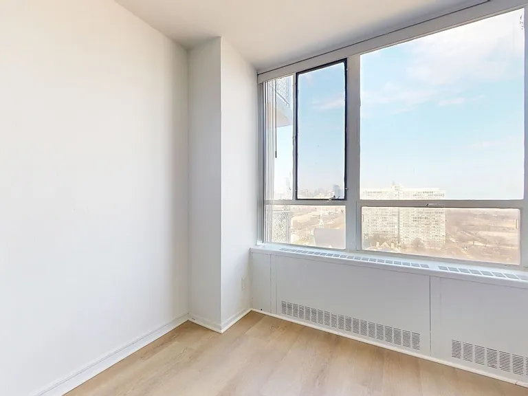 Lake Meadows Apartments — Photo 18