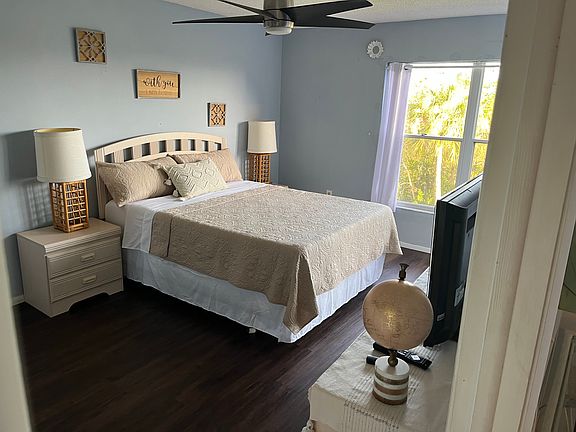 3rd image of 200 Stevens Landing Dr Unit 203