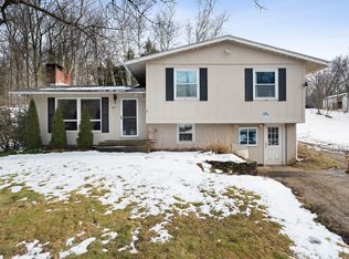 460 E Cotton Hill Rd, New Hartford, CT 06057