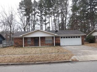 6914 Briarwood Dr, Pine Bluff, AR 71602