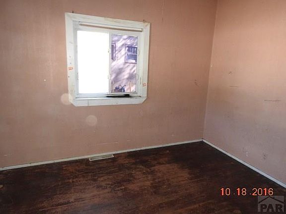 5th image of 1614 E 6th St