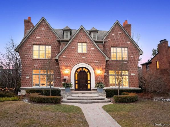 Luxury Real Estate Birmingham Michigan