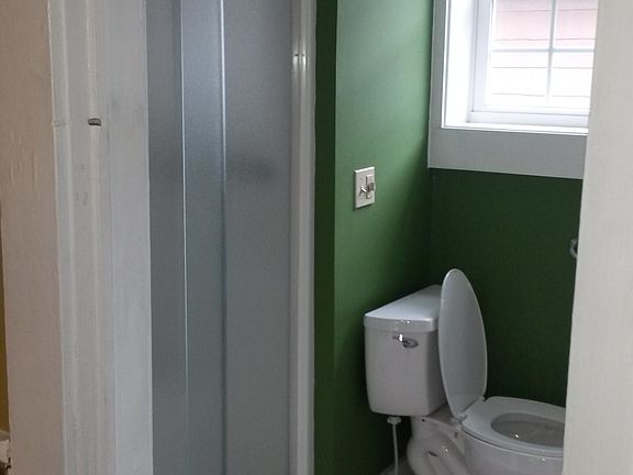5th image of 186 Grace St