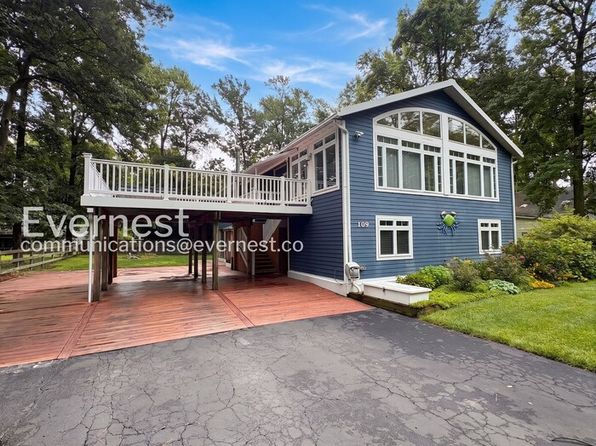109 Chesapeake Bay Dr