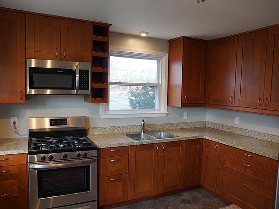 2nd image of 4 Locust Dr #1