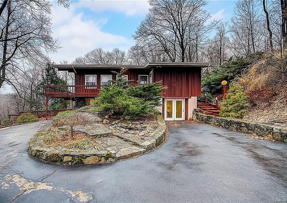 1st image of 748 Underhill Ave