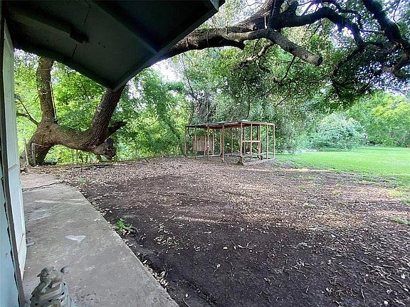 4th image of 781-1 Arbor St