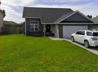 4504 W Brownstone Trce, Springfield, MO 65807