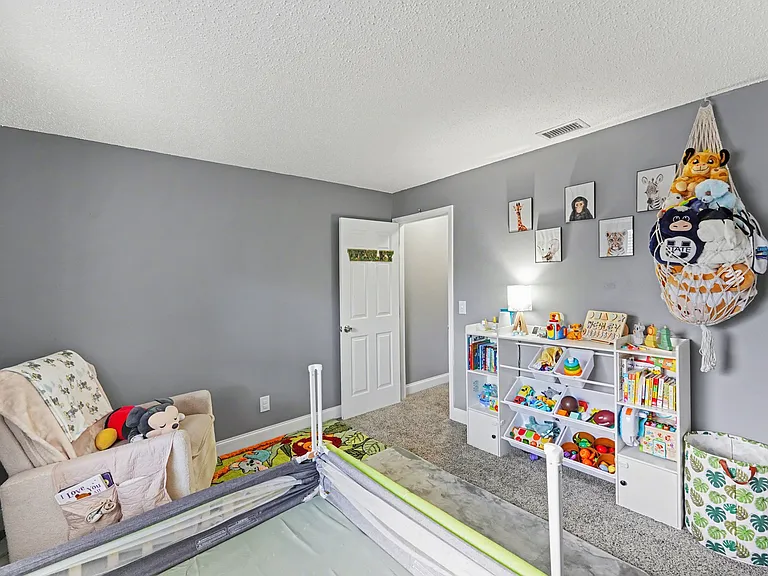 1819 Clearbrooke Dr — Photo 17