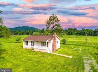 49 Water St, Sperryville, VA 22740