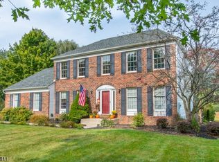 11 Pebble Beach Way, Washington, NJ 07882