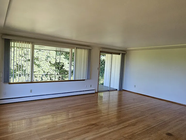 10431 NE 168th St — Photo 7