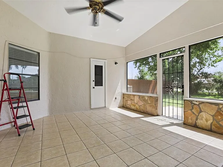 3075 Woolridge Dr — Photo 24