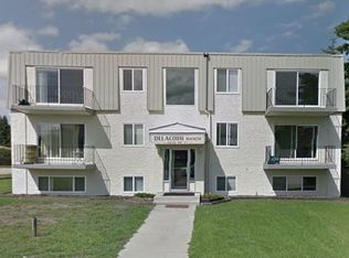 4932 56th St #302, Innisfail, AB T4G 1B7