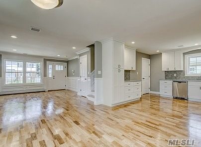 5th image of 724 Jennings Ave