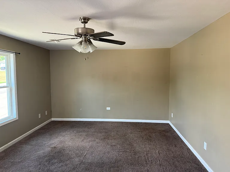 260 Cardinal Cir — Photo 1
