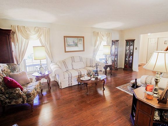 5th image of 109 Breckenridge Dr
