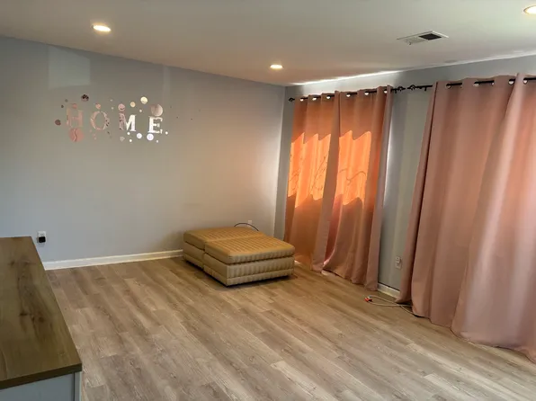 253 Maple Pkwy #1, Staten Island, NY 10303