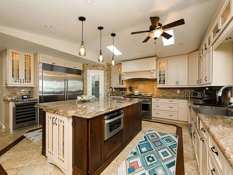 1130 John Anderson Dr — Photo 9