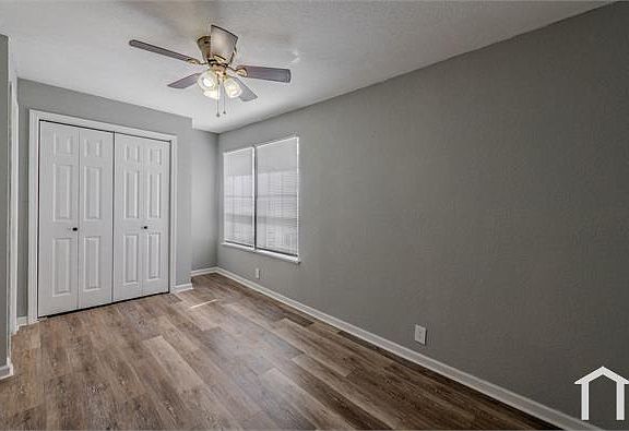 2nd image of 403 W Hollywood Ave #9