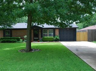 210 Pearl St, Cleburne, TX 76031