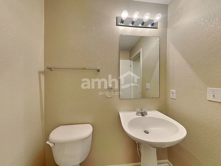 201 Stagecoach Ln — Photo 7