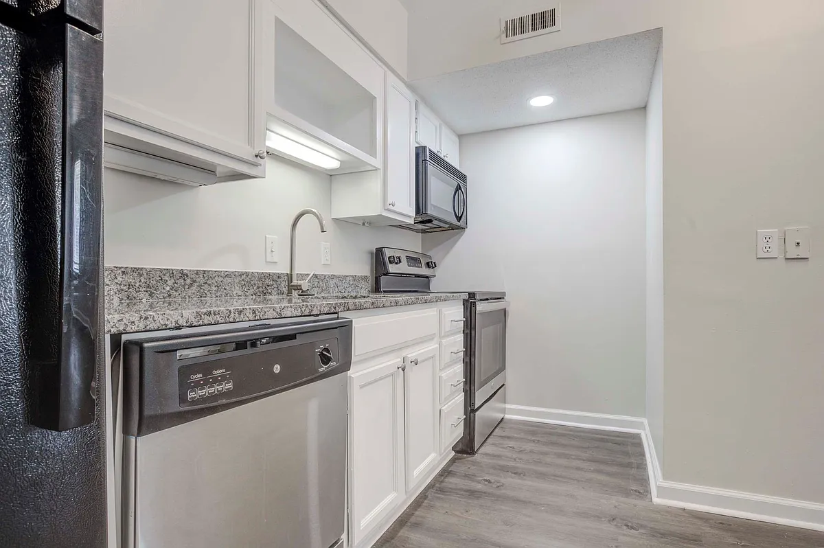 Building Photo - 5816 Westpark Dr