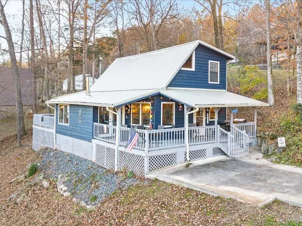 131 Phoenix Ln, Speedwell, TN 37870