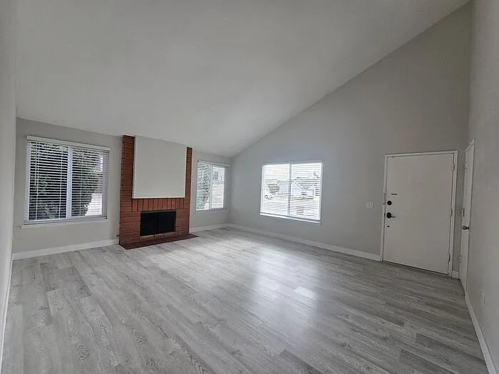 11321 Volans St — Photo 2