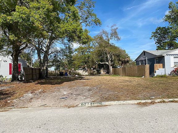 3rd image of 2710 Edwards Ave S