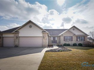 13335 Arrowhead Dr, Findlay, OH 45840