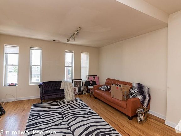 3rd image of 1538 N Milwaukee Ave #826