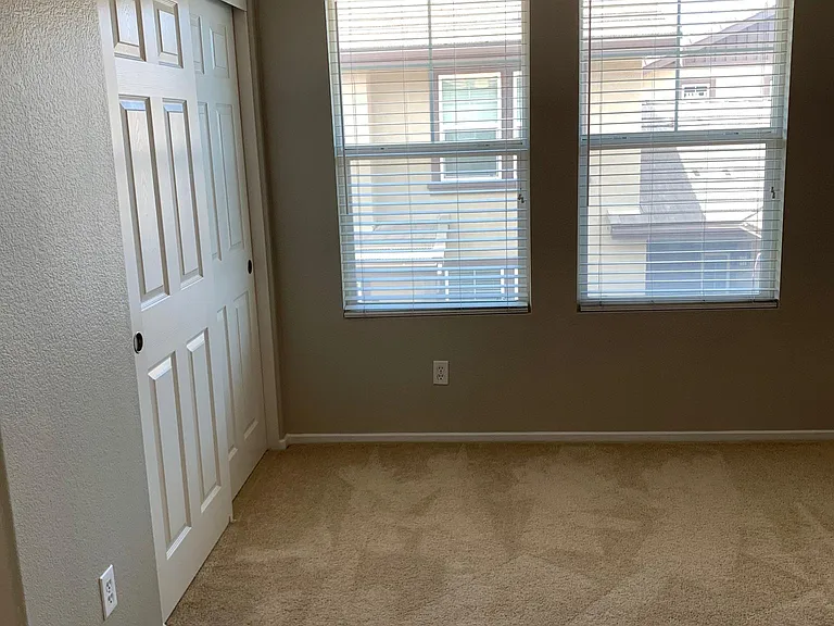 16956 Laurel Hill Ln — Photo 24