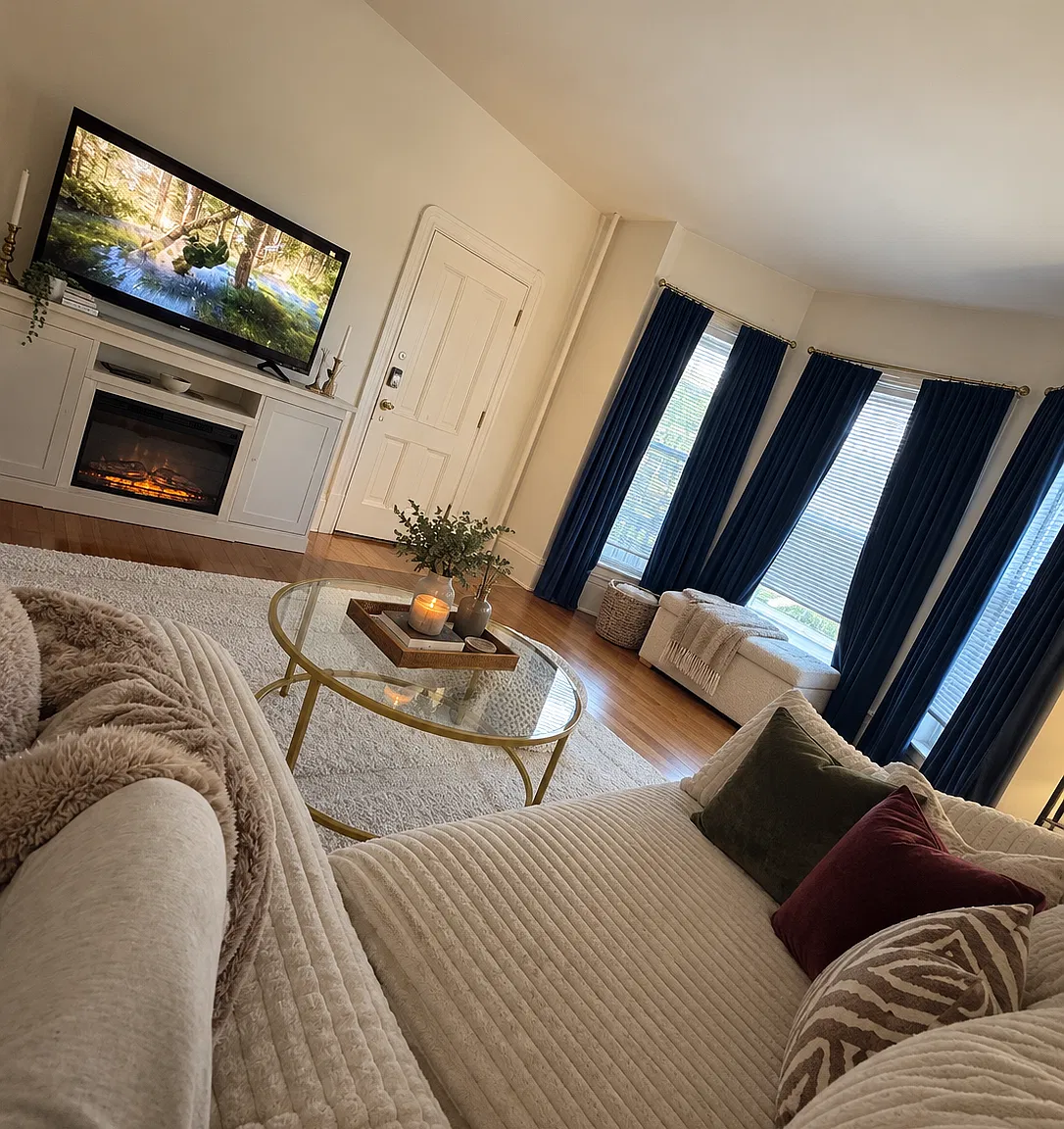 2 bed, 900 sqft, $2,200 — Photo 3