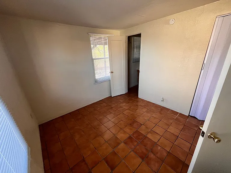2301 N Northway Ave — Photo 13