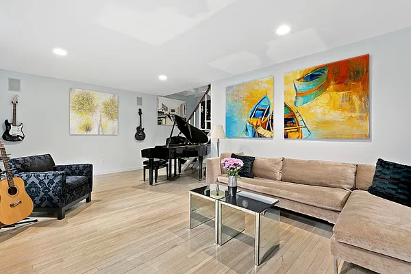 Sold by Compass | media 9