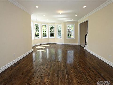 2nd image of 5 Shadetree Ln