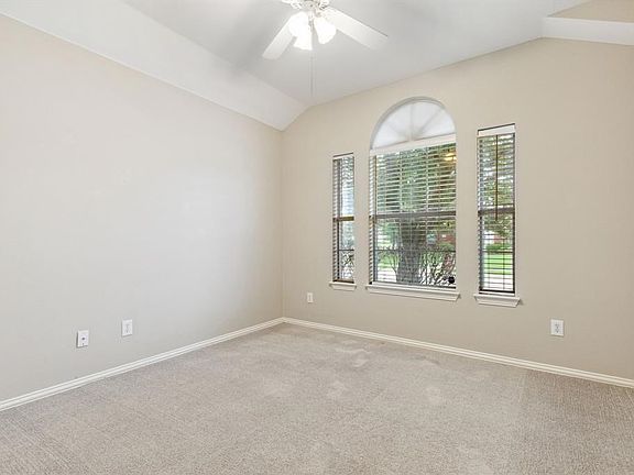 4th image of 1408 Suzanne Dr
