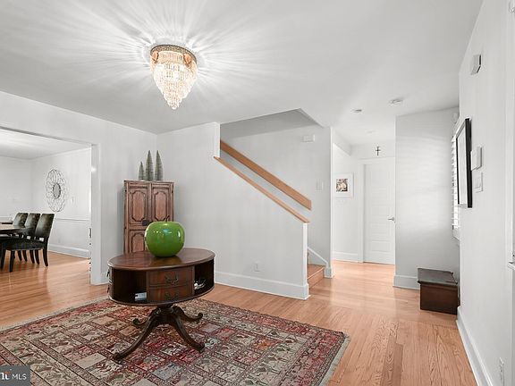 3rd image of 5801 Highland Dr