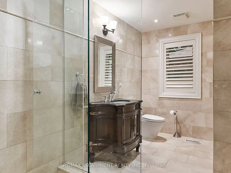 615 Vanessa Cres — Photo 29