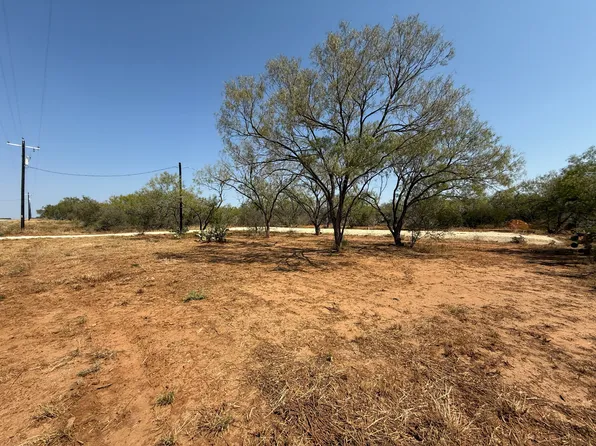 137 County Road 2644, Moore, TX 78057