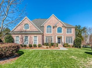 10919 Parkleigh Dr, Charlotte, NC 28262