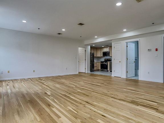 5th image of 217-219 Clinton St APT 6