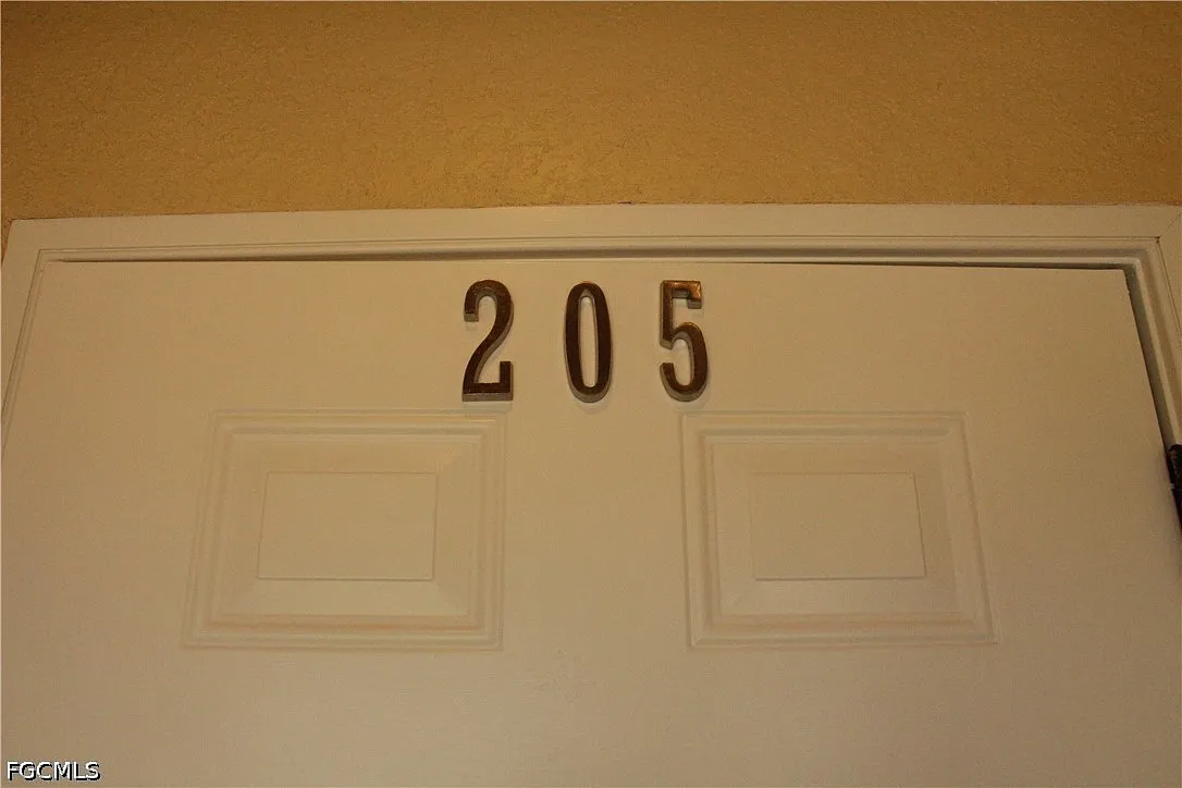2 bed, 2.0 bath, 1019 sqft, $1,490 — Photo 2