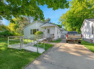 2912 Gilbert St, Marinette, WI 54143