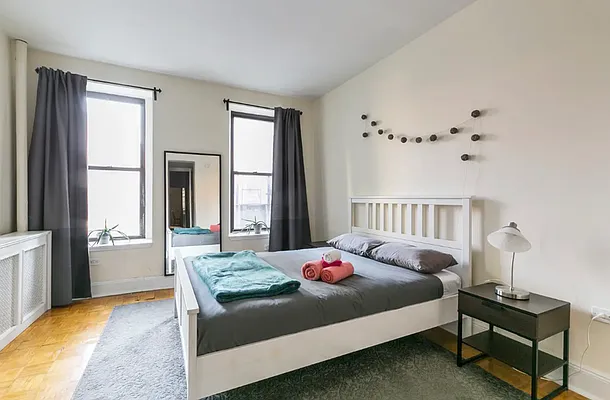Rented by REAL New York | media 23