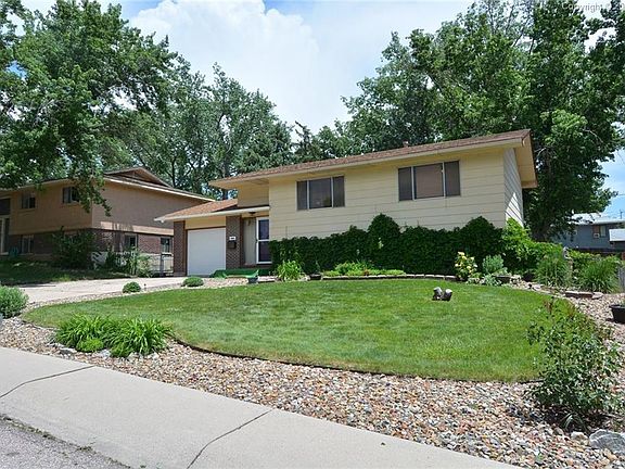 FRONT VIEW OF THE HOME