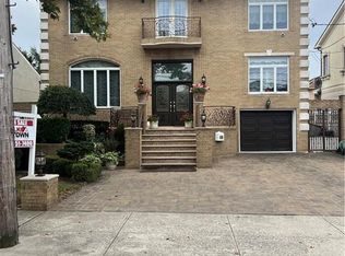 32 Whitman Dr, Brooklyn, NY 11234