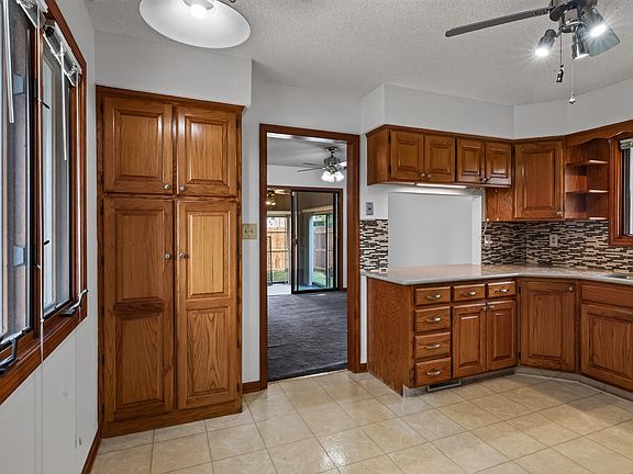 4th image of 2909 SW Cedar Cove Ct